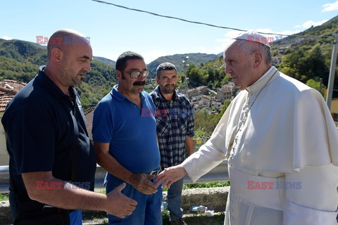 Spontaniczna wizyta Papieża Franciszka w Amatrice i Accumoli