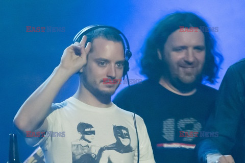 Wooden Wisdom, czyli Elijah Wood jako DJ