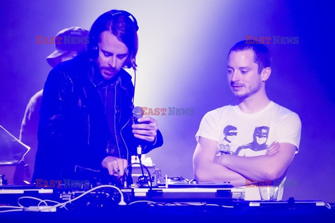 Wooden Wisdom, czyli Elijah Wood jako DJ