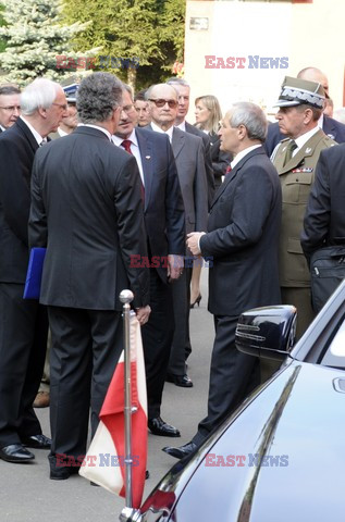 Bronisław Komorowski i Wojciech Jaruzelski na Cmentarzu Dońskim