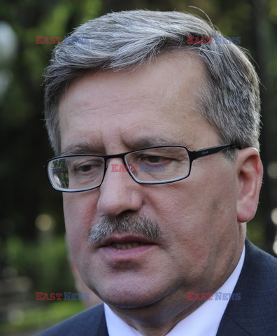 Bronisław Komorowski i Wojciech Jaruzelski na Cmentarzu Dońskim