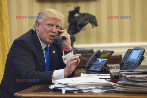 Donald Trump rozmawia telefonicznie z przywódcami państw 