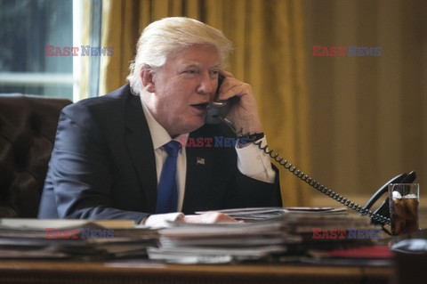 Donald Trump rozmawia telefonicznie z przywódcami państw 