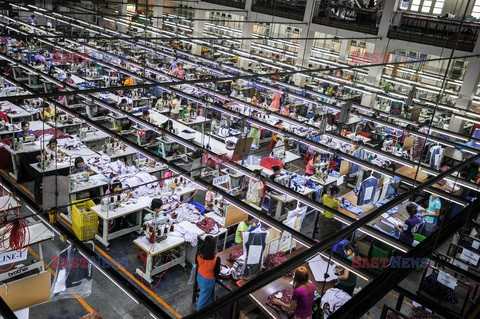 Fabryka odzieżowa w Birmie - Eyevine