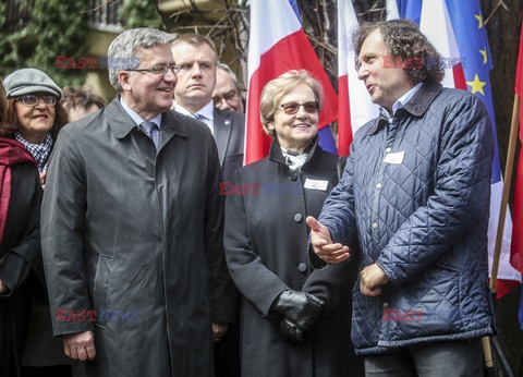 Tusk, Komorowski i Kijowski odsłonili tablicę Władysława Bartoszewskiego