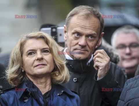 Tusk, Komorowski i Kijowski odsłonili tablicę Władysława Bartoszewskiego