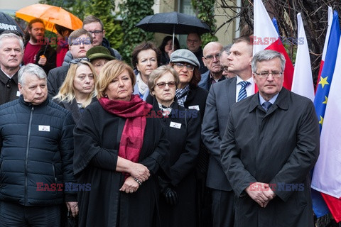 Tusk, Komorowski i Kijowski odsłonili tablicę Władysława Bartoszewskiego