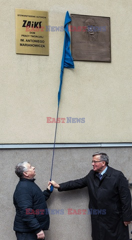 Tusk, Komorowski i Kijowski odsłonili tablicę Władysława Bartoszewskiego