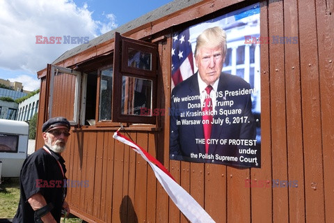 Protestujący sprzed SN gotowi przywitać Trumpa