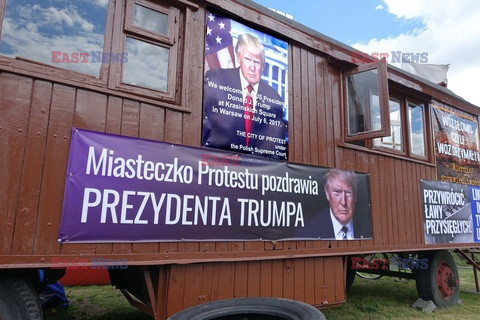 Protestujący sprzed SN gotowi przywitać Trumpa