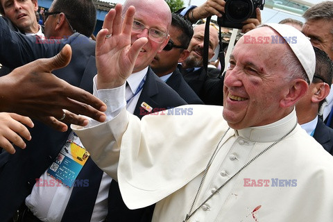 Papież Franciszek doznał obrażeń podczas przejazdu papamobile w Kolumbii 