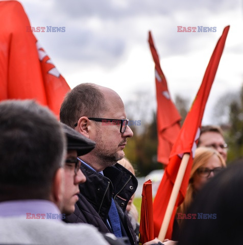 Flagi Gdańska i UE usunięte sprzed Muzeum II Wojny Światowej