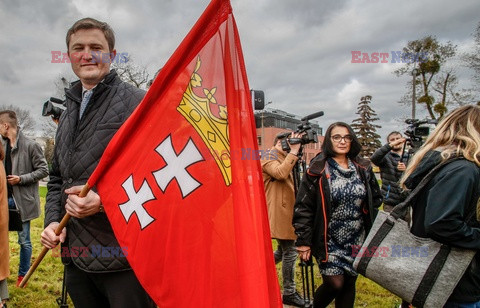 Flagi Gdańska i UE usunięte sprzed Muzeum II Wojny Światowej