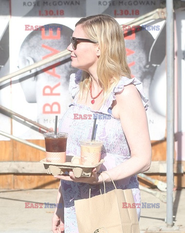 Kirsten Dunst w sukience w kwiaty