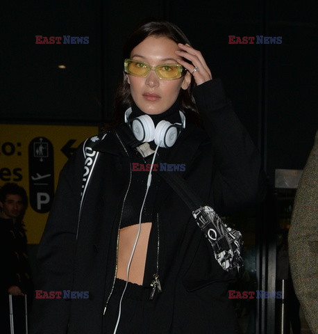 Bella Hadid na lotnisku