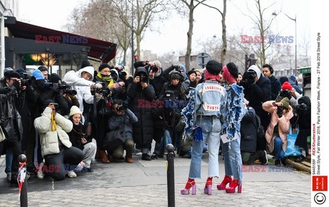 Street fashion na Tygodniu mody w Paryżu - zima 2018/19