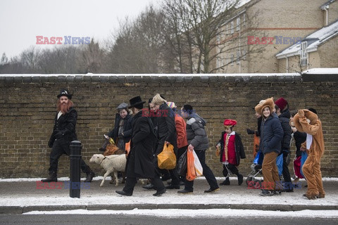 Londyńscy Żydzi obchodzą święto Purim - Eyevine