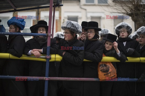 Londyńscy Żydzi obchodzą święto Purim - Eyevine