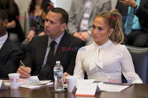 Jennifer Lopez bierze udział w panelu dyskusyjnym