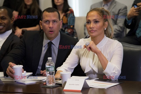 Jennifer Lopez bierze udział w panelu dyskusyjnym