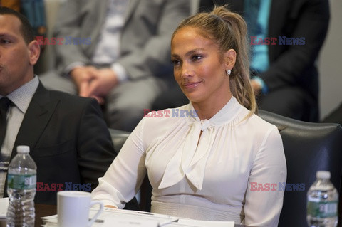 Jennifer Lopez bierze udział w panelu dyskusyjnym