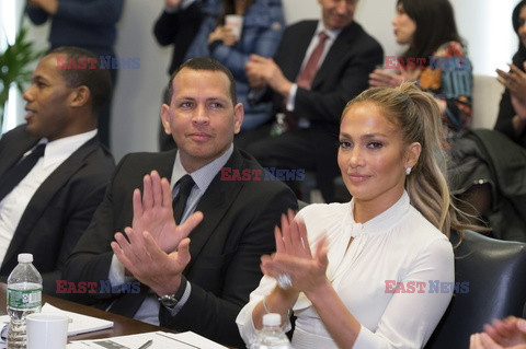 Jennifer Lopez bierze udział w panelu dyskusyjnym