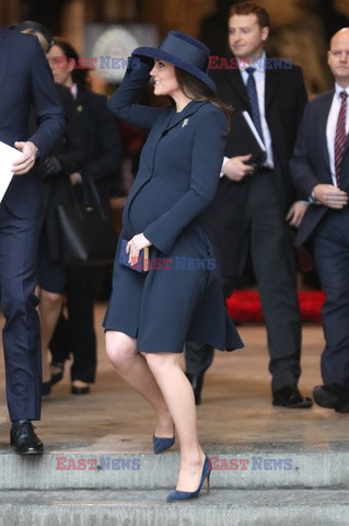 Brytyjska rodzina królewska i goście w Westminister Abbey