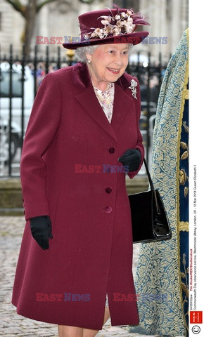 Brytyjska rodzina królewska i goście w Westminister Abbey