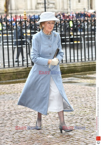 Brytyjska rodzina królewska i goście w Westminister Abbey