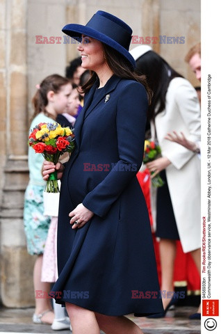 Brytyjska rodzina królewska i goście w Westminister Abbey