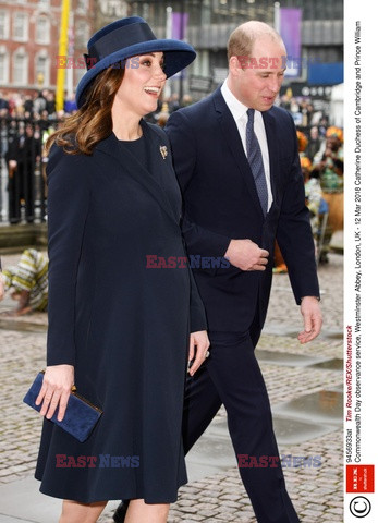 Brytyjska rodzina królewska i goście w Westminister Abbey