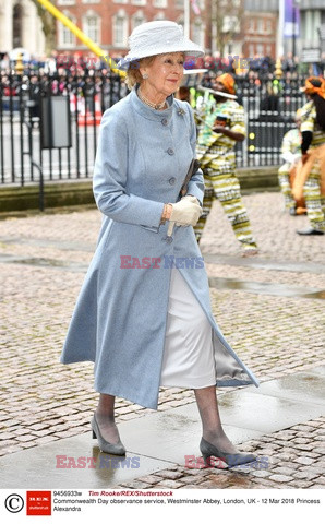 Brytyjska rodzina królewska i goście w Westminister Abbey