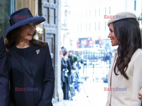 Brytyjska rodzina królewska i goście w Westminister Abbey