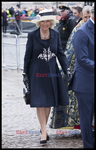 Brytyjska rodzina królewska i goście w Westminister Abbey