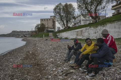 Życie uchodźców na greckiej wyspie Lesbos - NYT