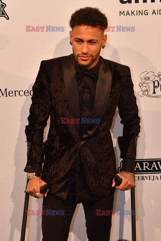 Neymar i Bruna Marquezine na imprezie amfAR w Sao Paulo