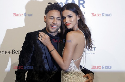 Neymar i Bruna Marquezine na imprezie amfAR w Sao Paulo