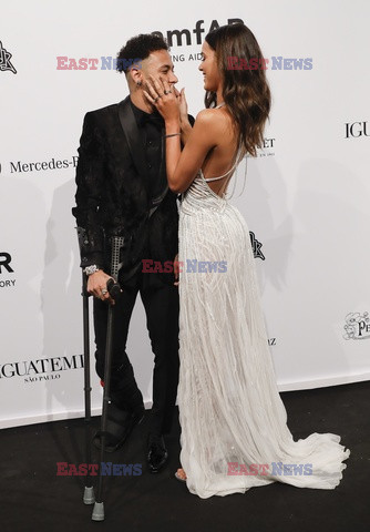 Neymar i Bruna Marquezine na imprezie amfAR w Sao Paulo