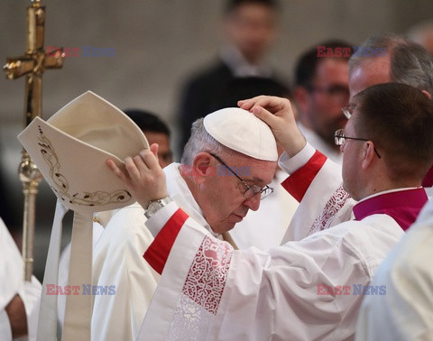 Papież Franciszek wyświęcił 16 nowych kapłanów