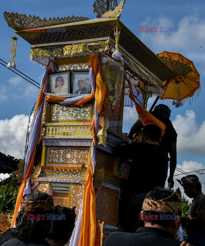 Ceremonia kremacji na wyspie Bali - AFP