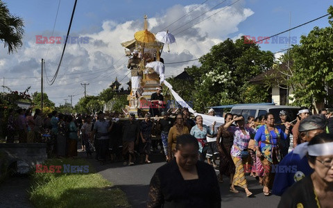 Ceremonia kremacji na wyspie Bali - AFP