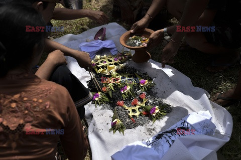 Ceremonia kremacji na wyspie Bali - AFP