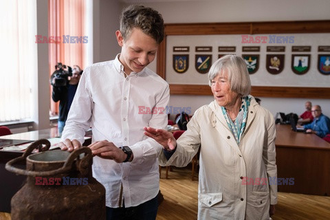 Niemiecka hrabina odwiedza były rodzinny majątek w Iławie - AFP