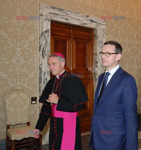 Premier Morawiecki z rodziną podczas audiencji u papieża Franciszka