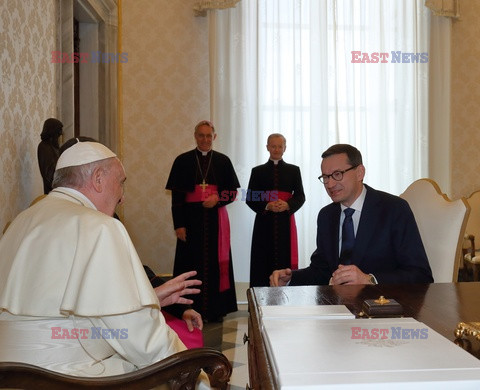 Premier Morawiecki z rodziną podczas audiencji u papieża Franciszka