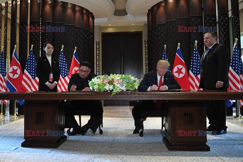 Donald Trump spotkał się z Kim Dzong Unem w Singapurze