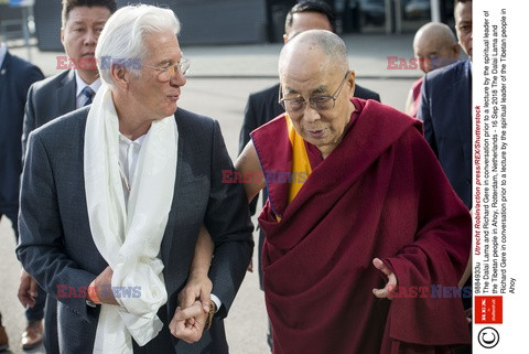 Richard Gere przywitał się z Dalai Lamą