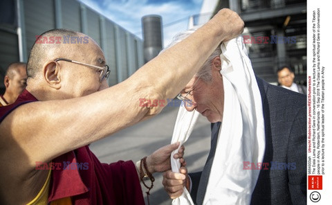 Richard Gere przywitał się z Dalai Lamą