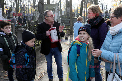 Wszystkich Świetych na Powązkach