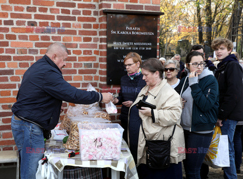 Wszystkich Świetych na Powązkach